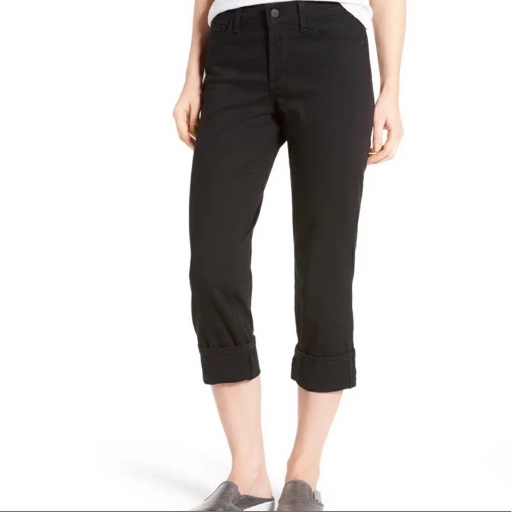 Euc NYDJ cuffed capri jeans